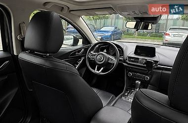 Седан Mazda 3 2018 в Днепре