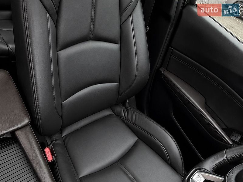 Седан Mazda 3 2018 в Днепре