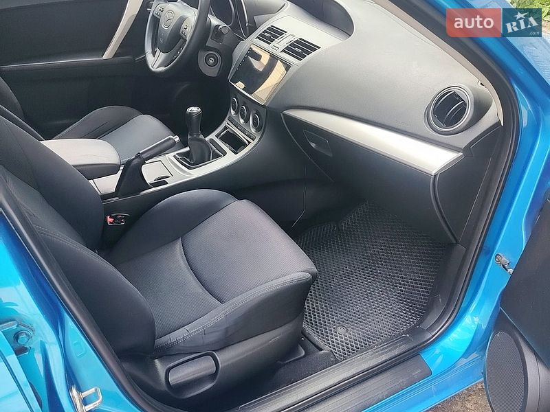 Хетчбек Mazda 3 2009 в Кам'янському
