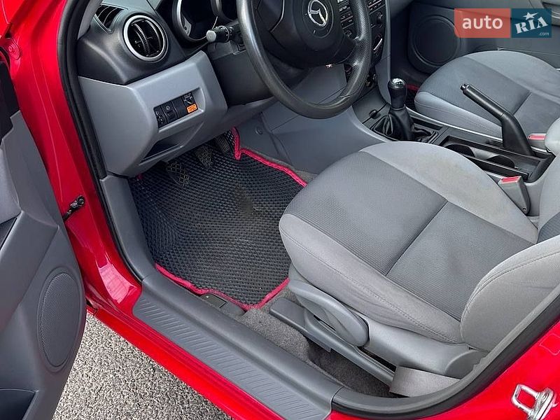 Седан Mazda 3 2007 в Коростене