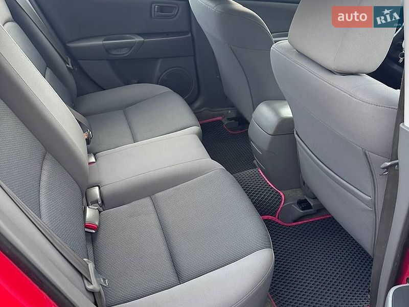 Седан Mazda 3 2007 в Коростене