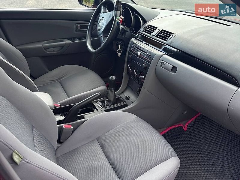 Седан Mazda 3 2007 в Коростене