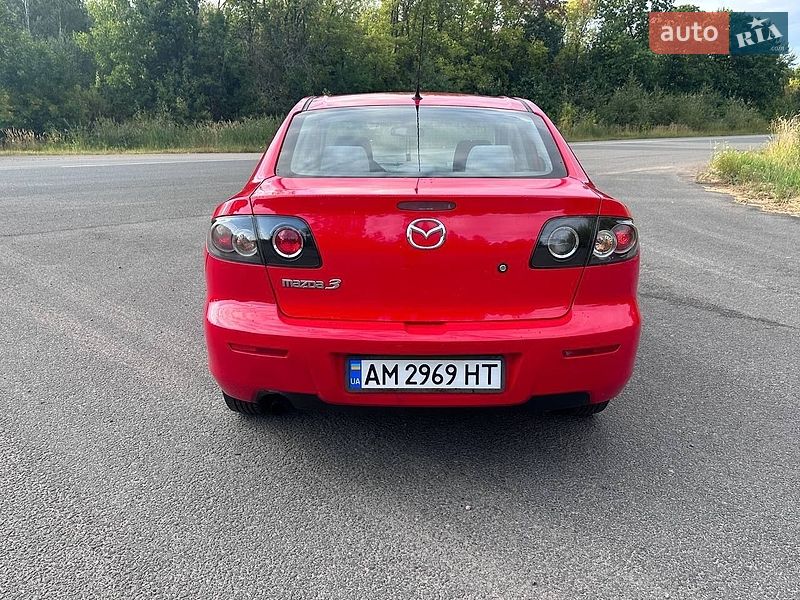 Седан Mazda 3 2007 в Коростене