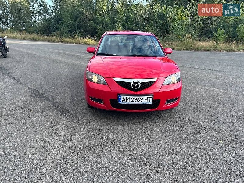Седан Mazda 3 2007 в Коростене