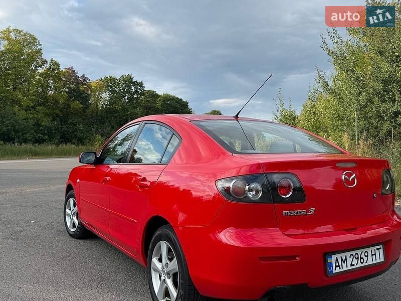 Седан Mazda 3 2007 в Коростене