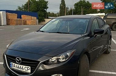 Седан Mazda 3 2015 в Николаеве