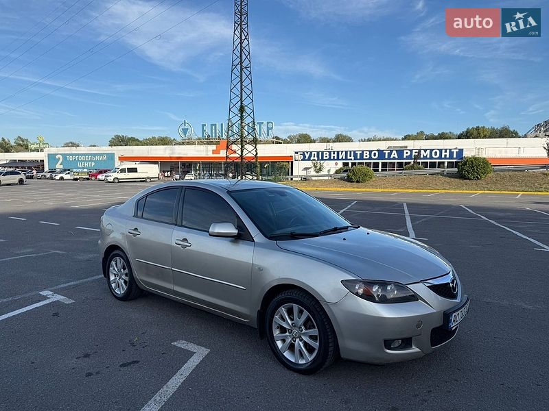 Седан Mazda 3 2006 в Ужгороде