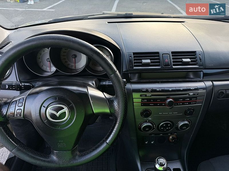 Седан Mazda 3 2006 в Ужгороде