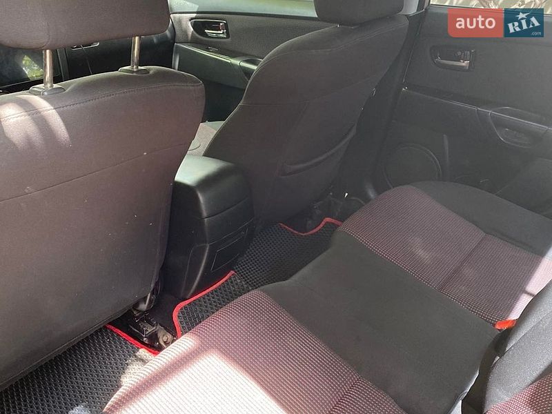 Седан Mazda 3 2004 в Кривому Розі