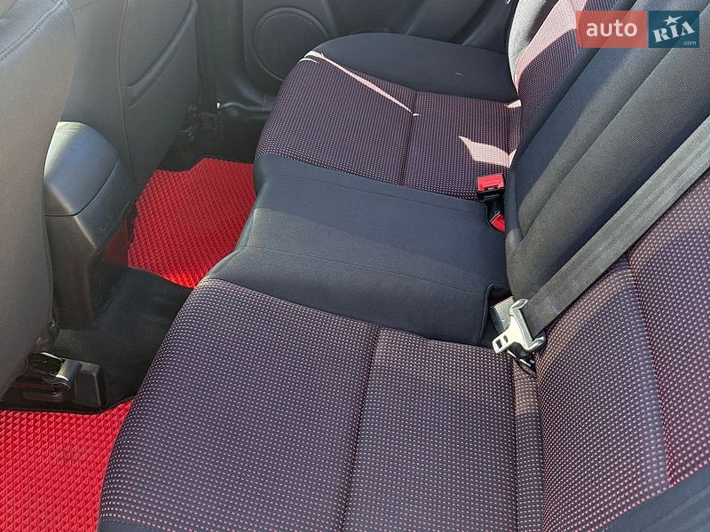 Седан Mazda 3 2006 в Львове