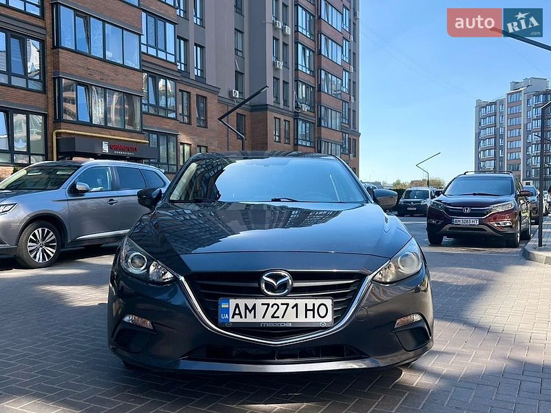 Седан Mazda 3 2016 в Житомирі