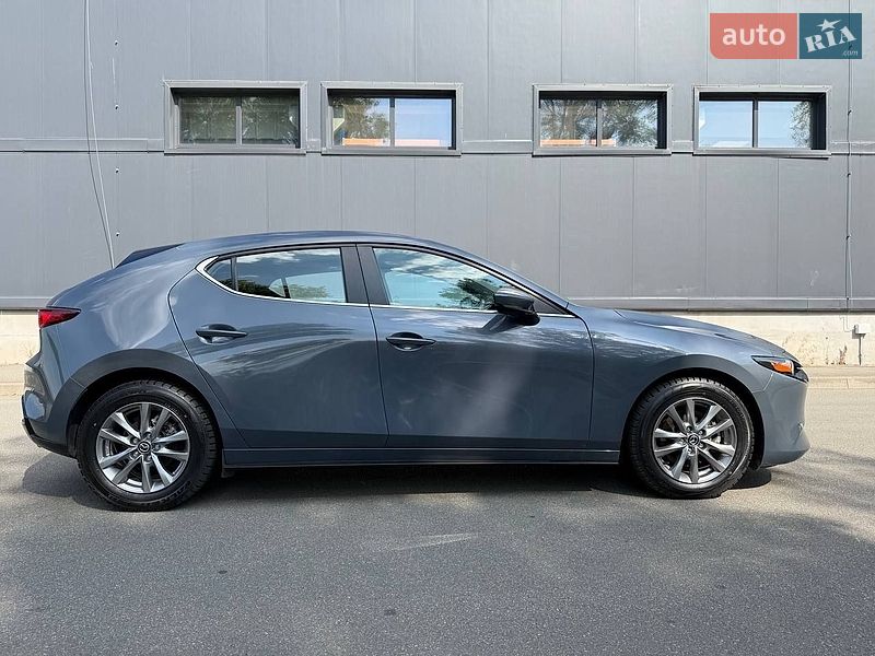 Хэтчбек Mazda 3 2024 в Киеве