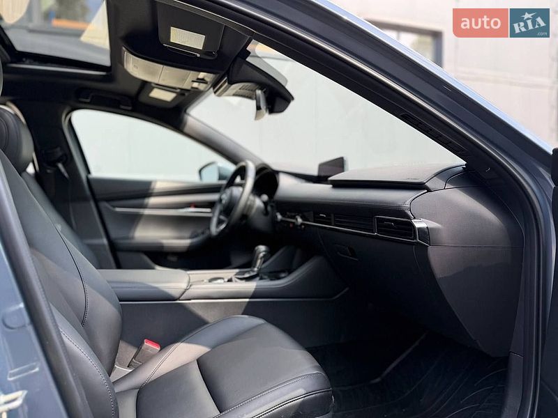 Хэтчбек Mazda 3 2024 в Киеве