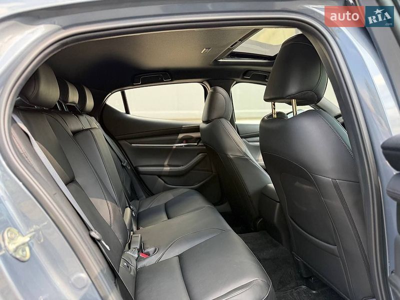 Хэтчбек Mazda 3 2024 в Киеве