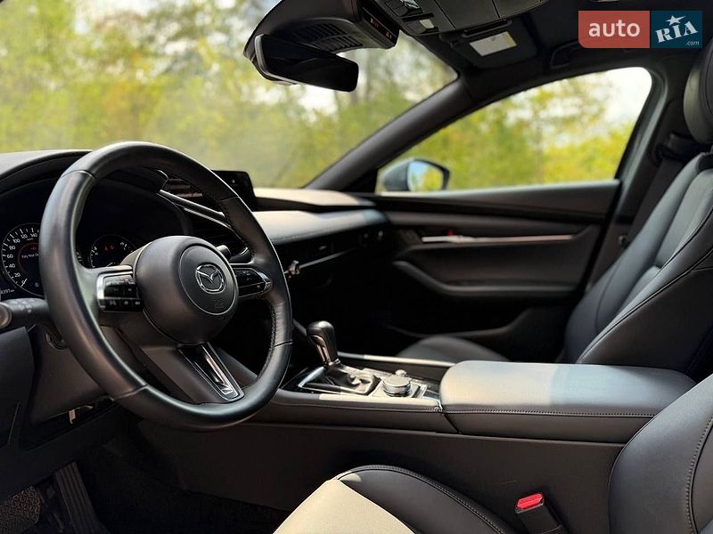 Хэтчбек Mazda 3 2024 в Киеве