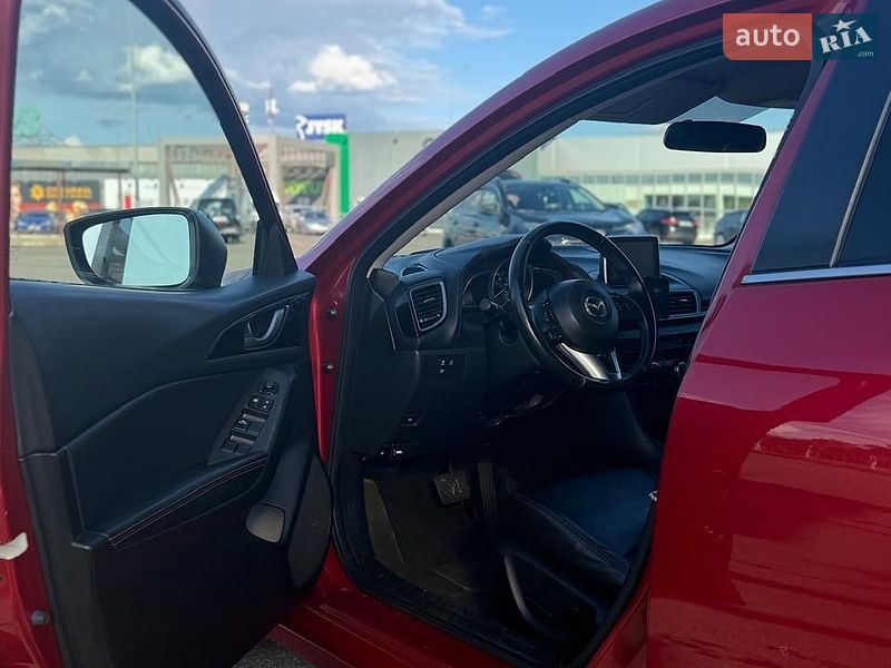 Седан Mazda 3 2014 в Киеве