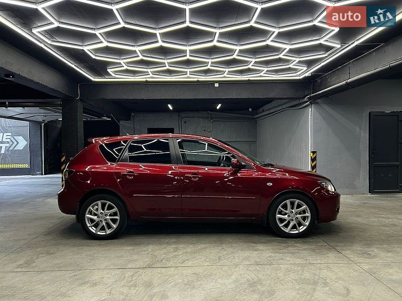 Хетчбек Mazda 3 2008 в Чернівцях