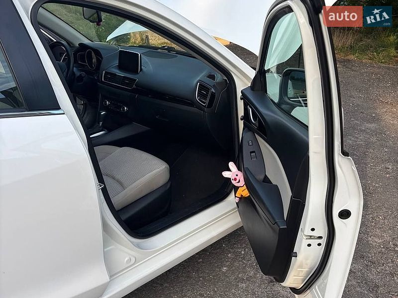 Хэтчбек Mazda 3 2016 в Киеве