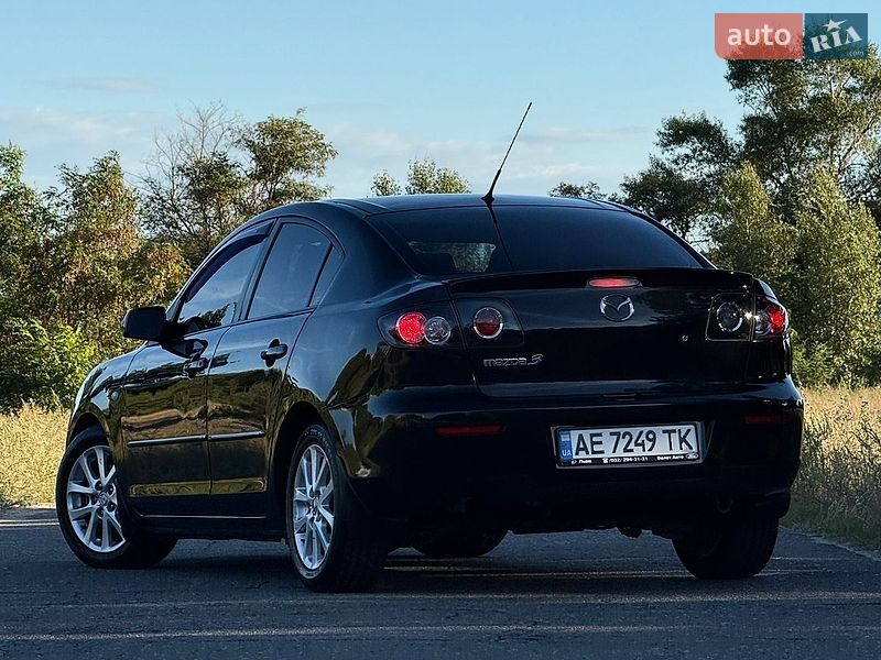Седан Mazda 3 2008 в Днепре