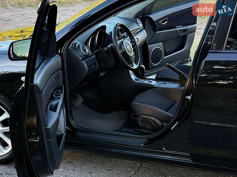 Седан Mazda 3 2008 в Днепре