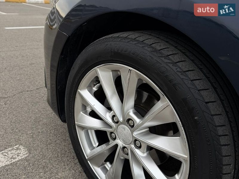 Седан Mazda 3 2014 в Киеве