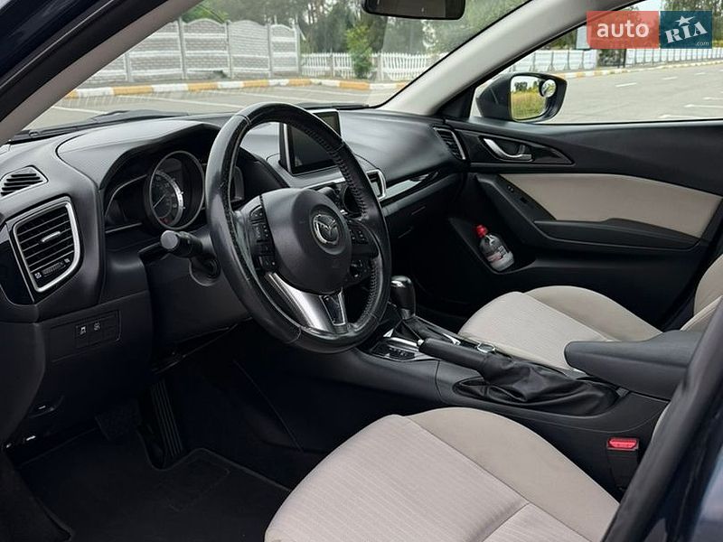 Седан Mazda 3 2014 в Киеве