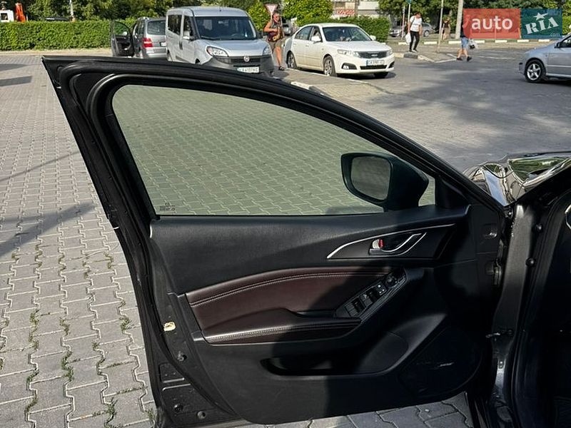 Седан Mazda 3 2017 в Чернівцях фото 35 Седан Mazda 3 2017 в Чернівцях