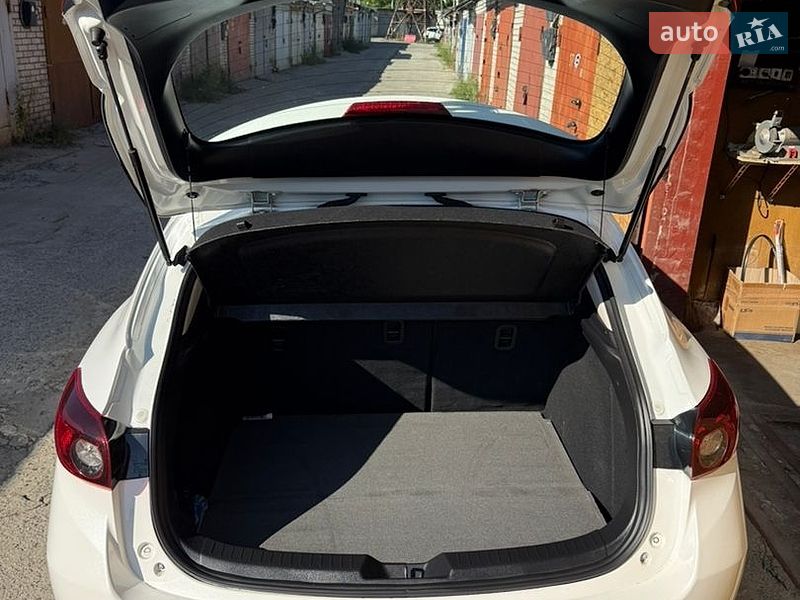 Хетчбек Mazda 3 2015 в Києві