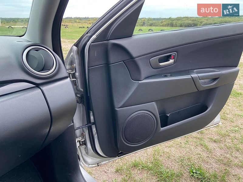 Хетчбек Mazda 3 2004 в Рівному