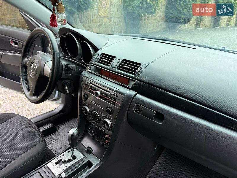 Седан Mazda 3 2007 в Черновцах