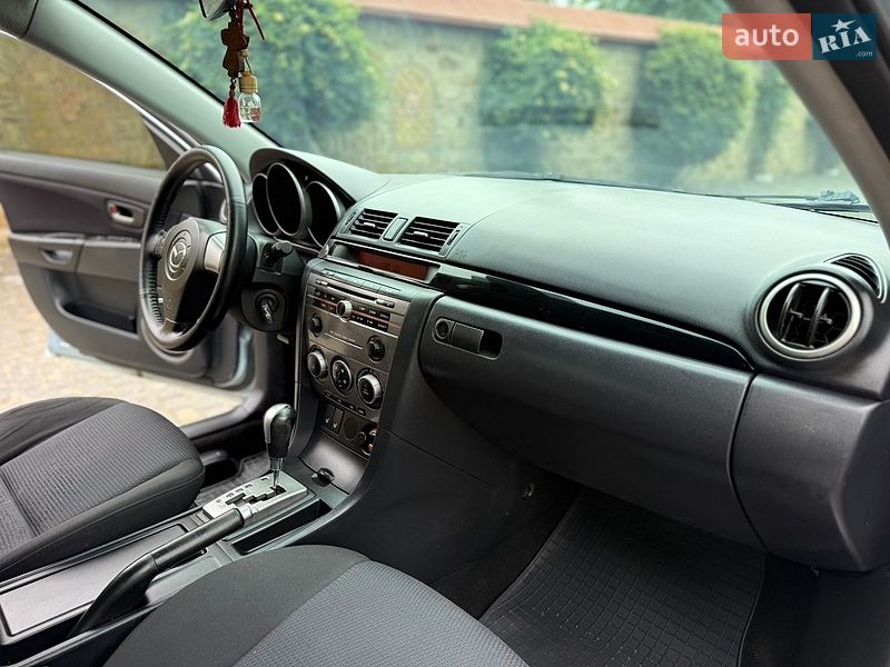Седан Mazda 3 2007 в Черновцах