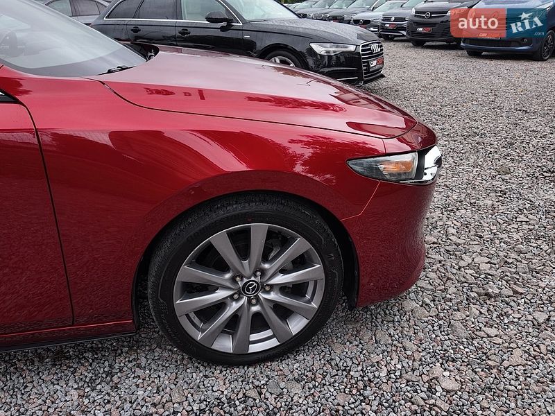 Седан Mazda 3 2019 в Стрию