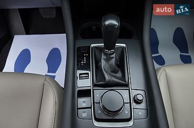 Седан Mazda 3 2019 в Стрию