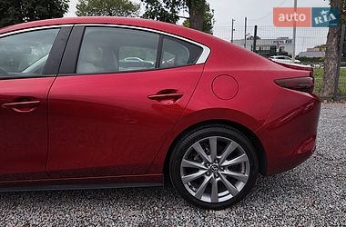 Седан Mazda 3 2019 в Стрию