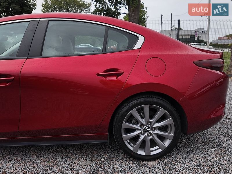 Седан Mazda 3 2019 в Стрию