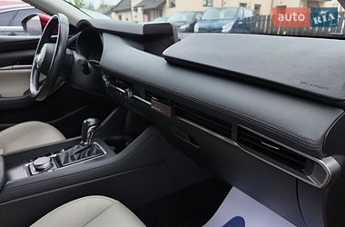 Седан Mazda 3 2019 в Стрию