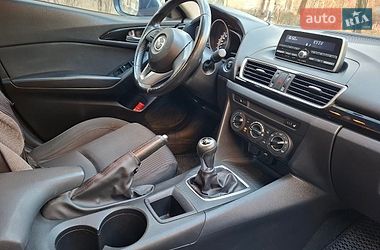 Седан Mazda 3 2016 в Киеве