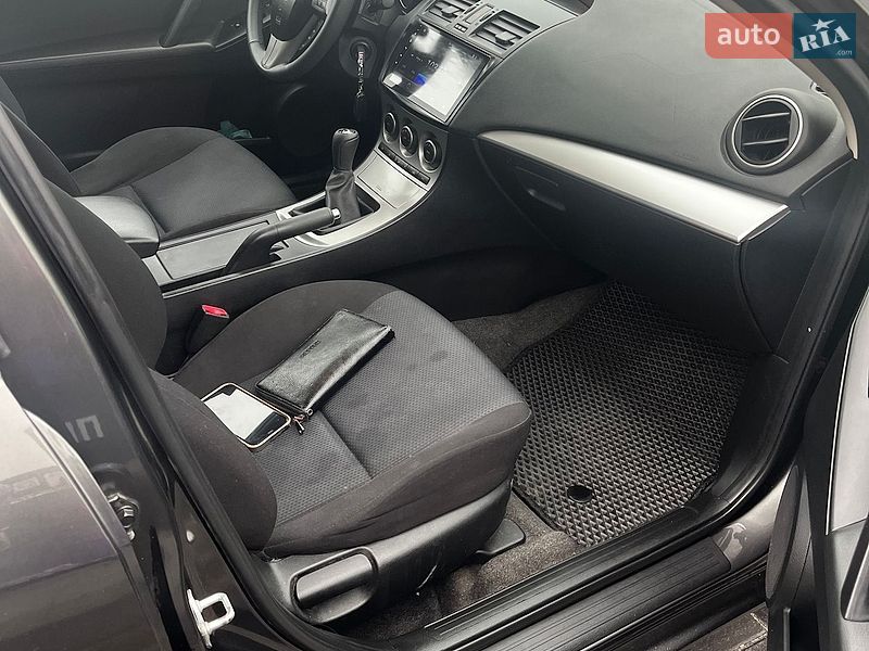 Хэтчбек Mazda 3 2011 в Буче