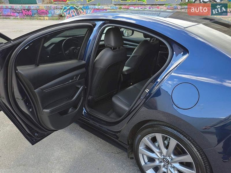 Седан Mazda 3 2023 в Полтаве