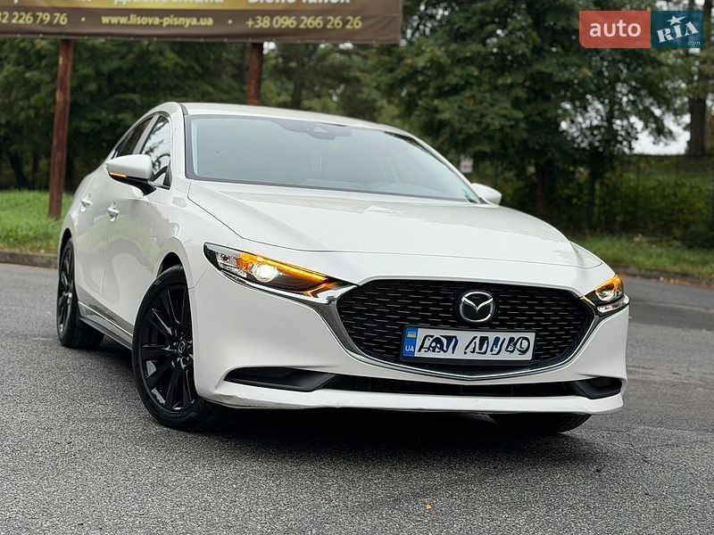 Седан Mazda 3 2021 в Трускавці