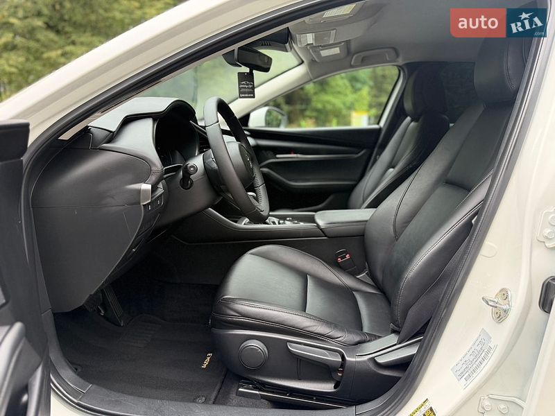 Седан Mazda 3 2021 в Трускавці