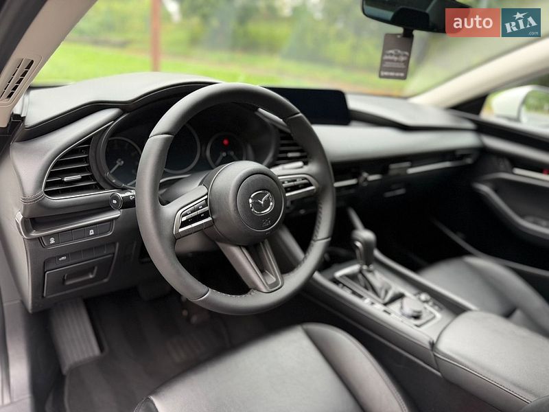 Седан Mazda 3 2021 в Трускавці