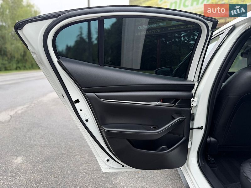 Седан Mazda 3 2021 в Трускавці