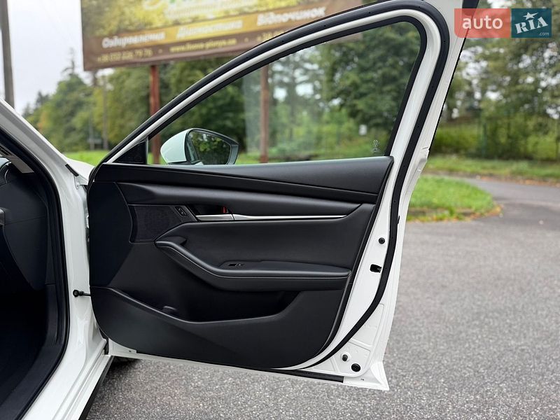 Седан Mazda 3 2021 в Трускавці