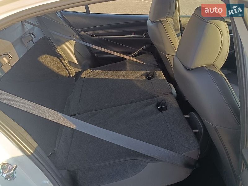 Седан Mazda 3 2024 в Нерубайском