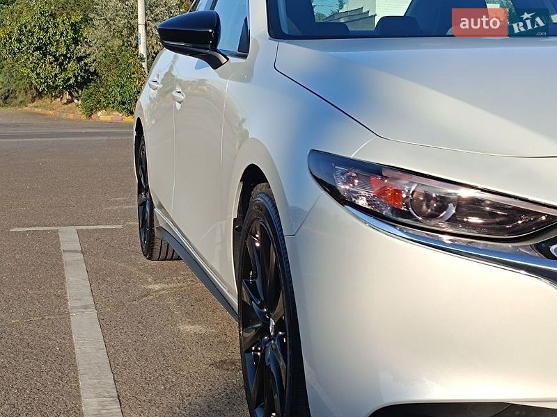 Седан Mazda 3 2024 в Нерубайском