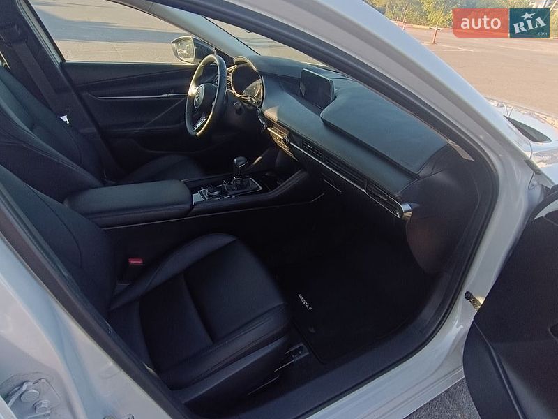 Седан Mazda 3 2024 в Нерубайском