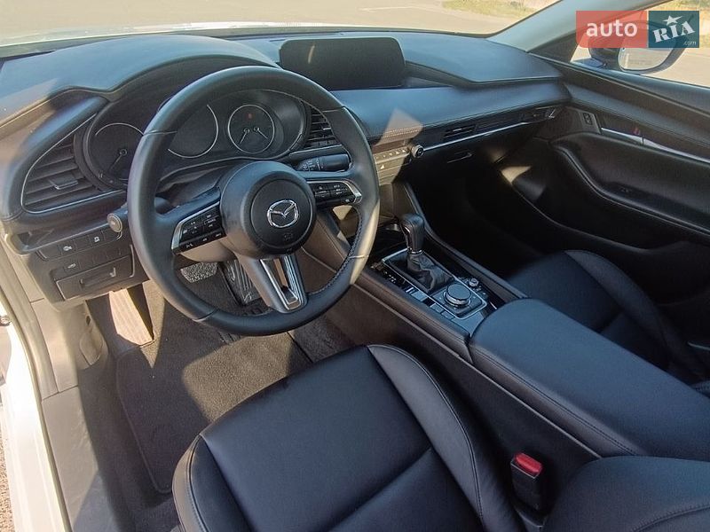 Седан Mazda 3 2024 в Нерубайском