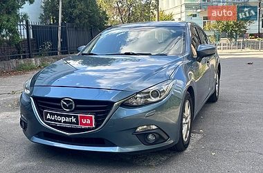 Седан Mazda 3 2014 в Киеве