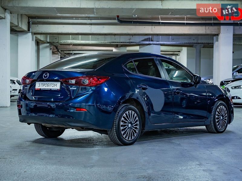 Седан Mazda 3 2017 в Киеве